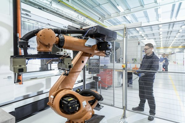 Quels sont les critères pour choisir un robot pâtissier avec bol en acier inoxydable pour une meilleure durabilité?